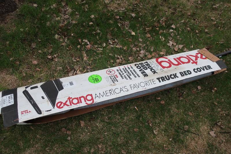lot 45 image: Ford truck bed cover