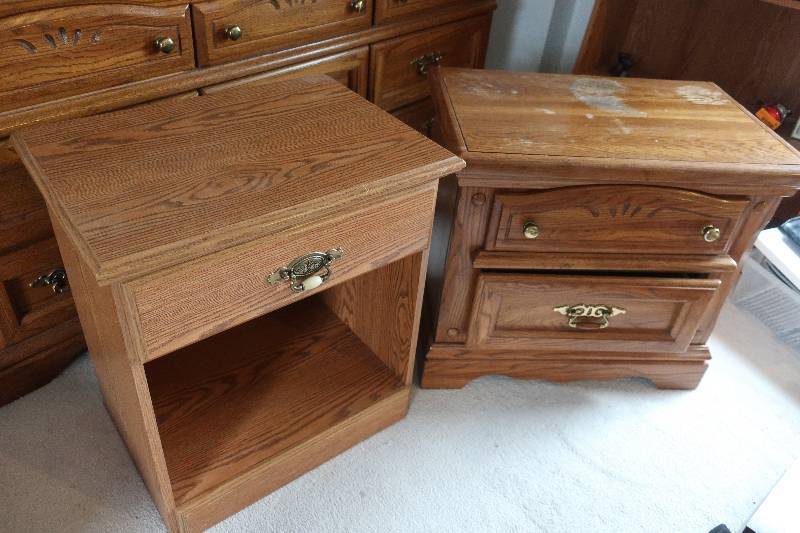 lot 78 image: Two end tables