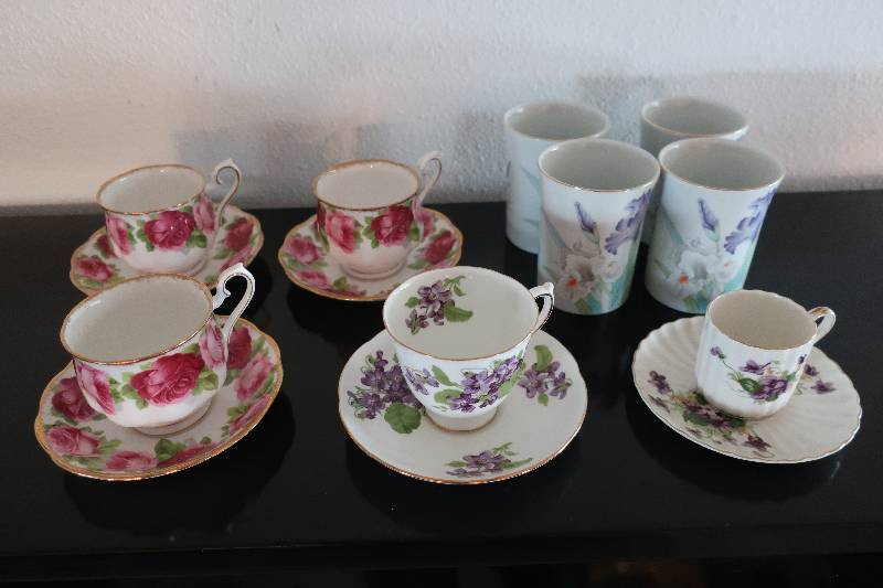 lot 106 image: Fine china cups and matching saucers