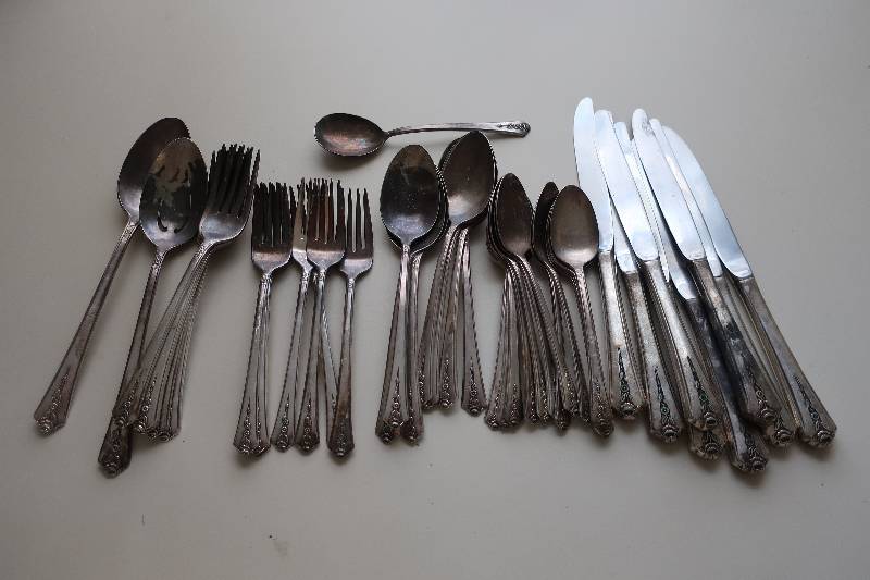 lot 120 image: Silver-plated flatware