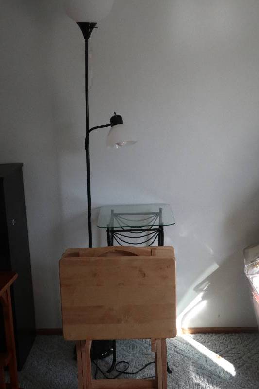 lot 128 image: Lamp, table and TV trays