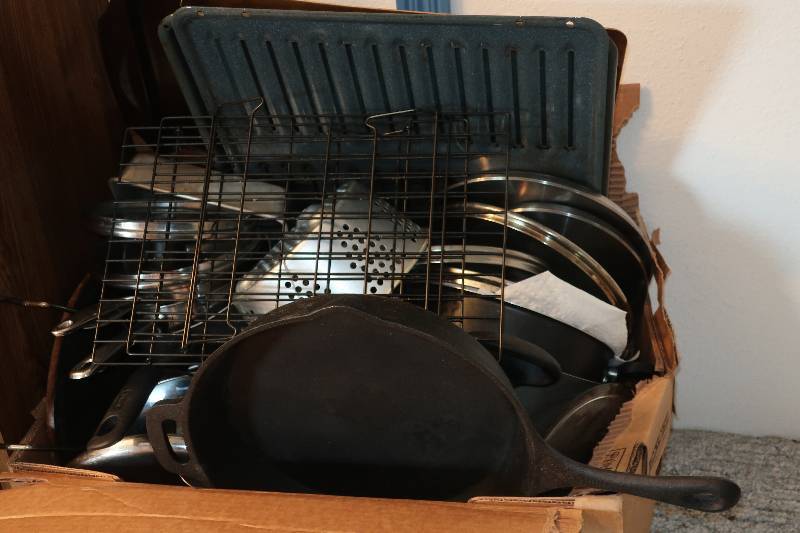 lot 131 image: HUGE box of pots and pans