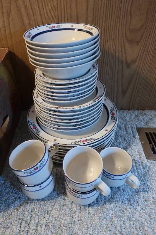 lot 136 image: Stoneware dishes