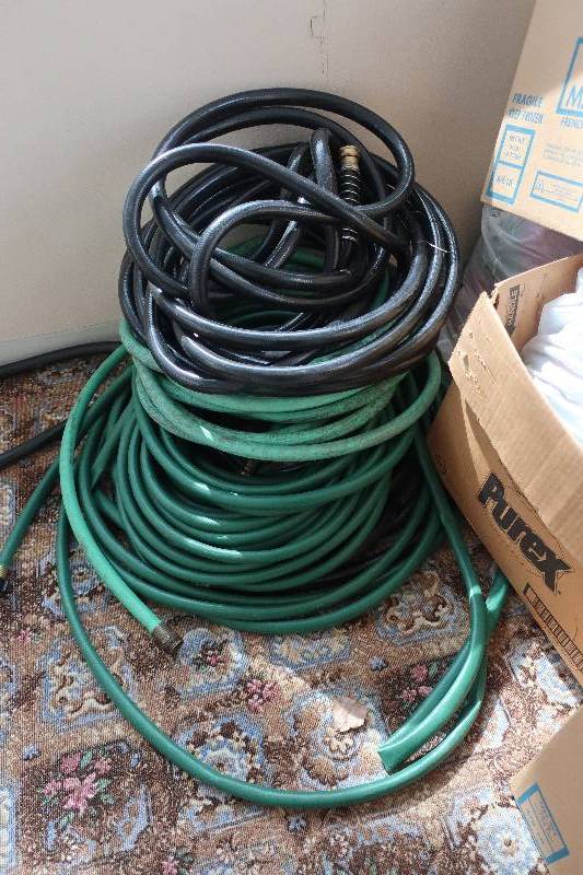 lot 142 image: Garden hoses