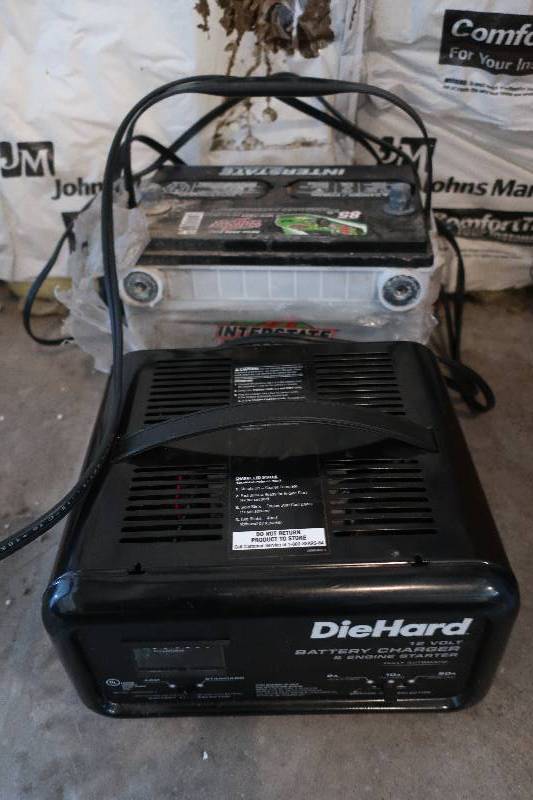 lot 178 image: Die Hard battery charger and battery core