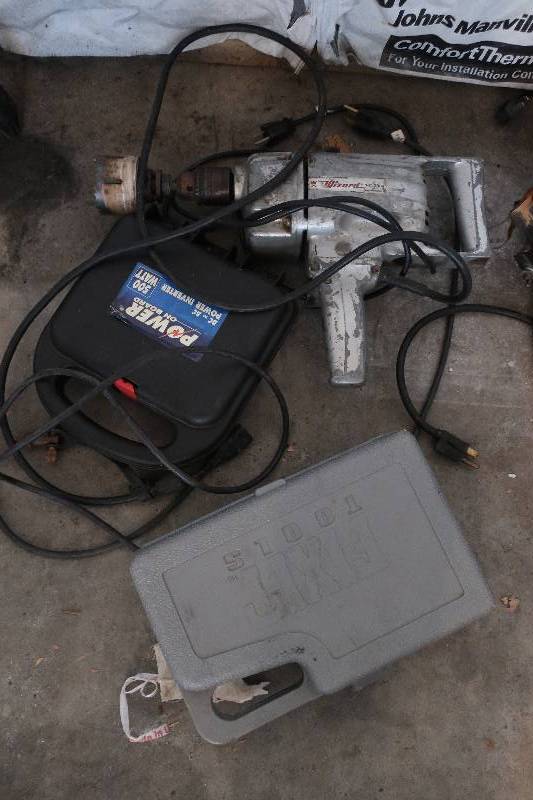 lot 180 image: Heavy duty drill and power inverter