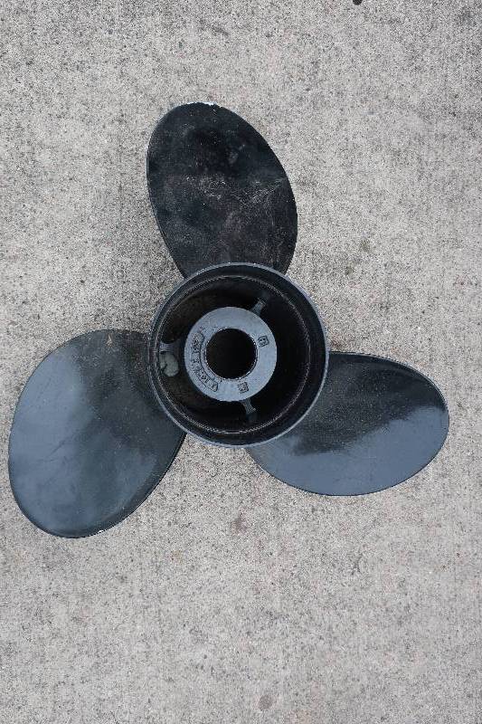 lot 190 image: Boat propeller