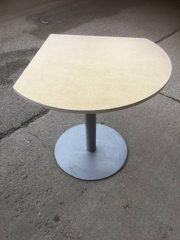 Corner wood top with heavy metal base