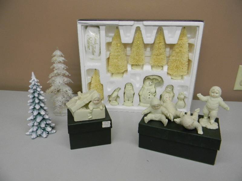 lot 25 image: DEPARTMENT 56 SNOWBABIES COLLECTION - SEE PICTURES