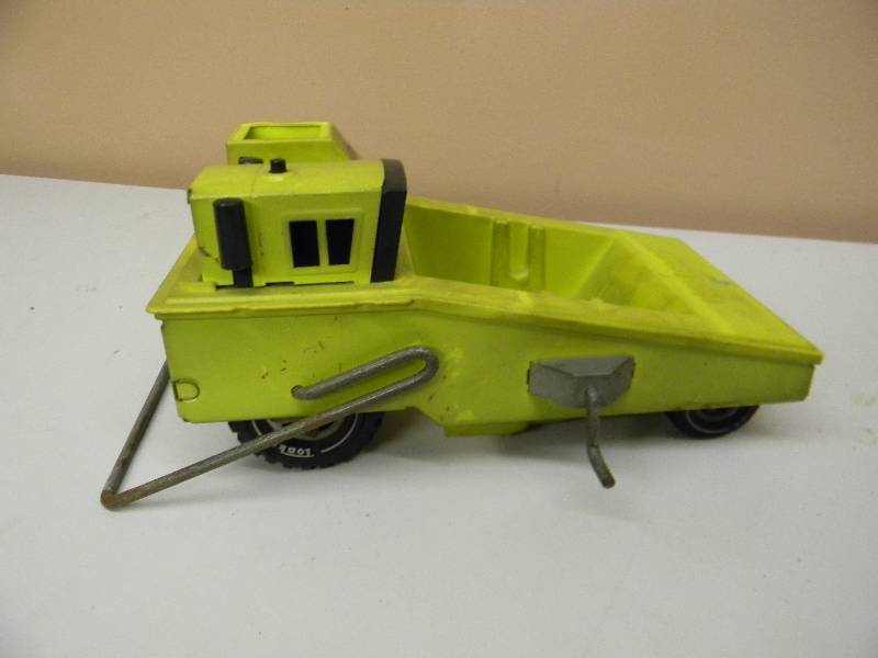 lot 15 image: Vintage Lime Green TONKA Road Paver - SEE PICTURES