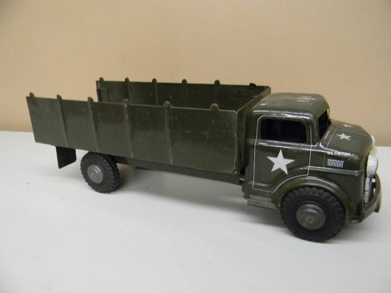 lot 20 image: Vintage MarxLumar US ARMY Cargo Carrier Truck 5417314 - SOLID - SEE PICTURES
