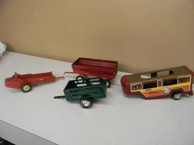 lot 54 image: VINTAGE NYLINT, ERTL MADE IN USA COLLECTION - SEE PICTURES