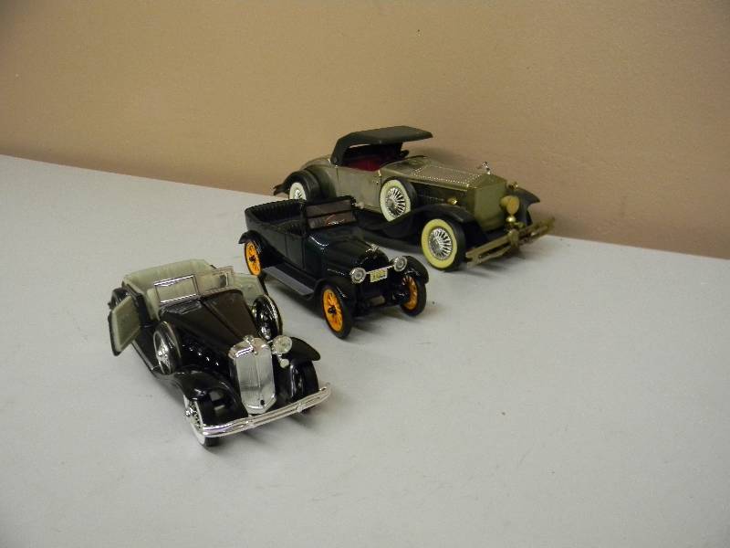 lot 56 image: VINTAGE CAR COLLECTION - ROLLS ROYCE, 1917 TOURING, 1932 CHRYSLER LEBARON - SEE PICTURES
