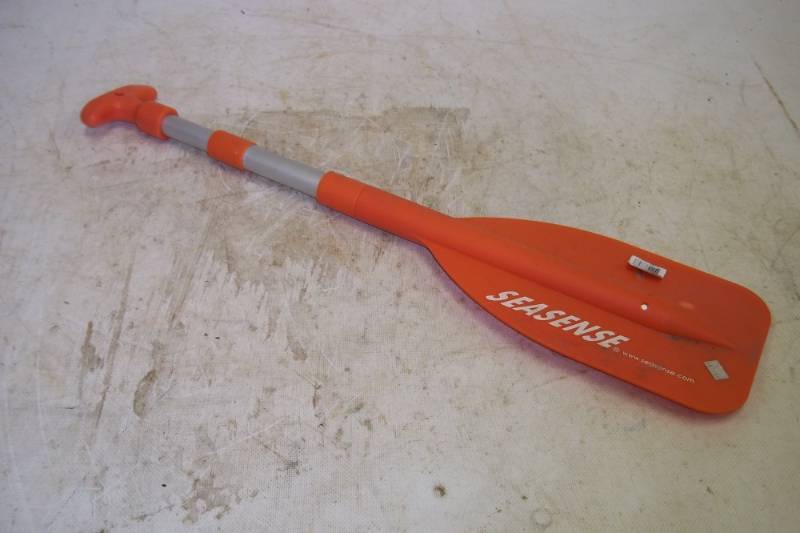 lot 23 image: Collapsible Paddle