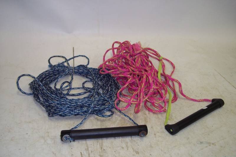lot 28 image: Pair of Ski ropes