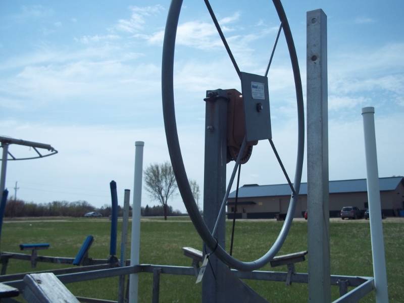 lot 55 image: Galvanized cantilever boat lift