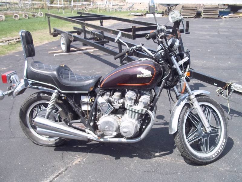 lot 2 image: 1982 Honda CB 750 Motorcycle