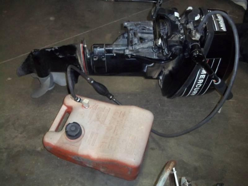 lot 4 image: Mercury 8 HP Outboard