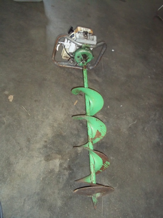 lot 5 image: Ice Auger