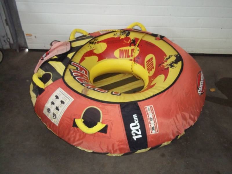 lot 18 image: Water Toy