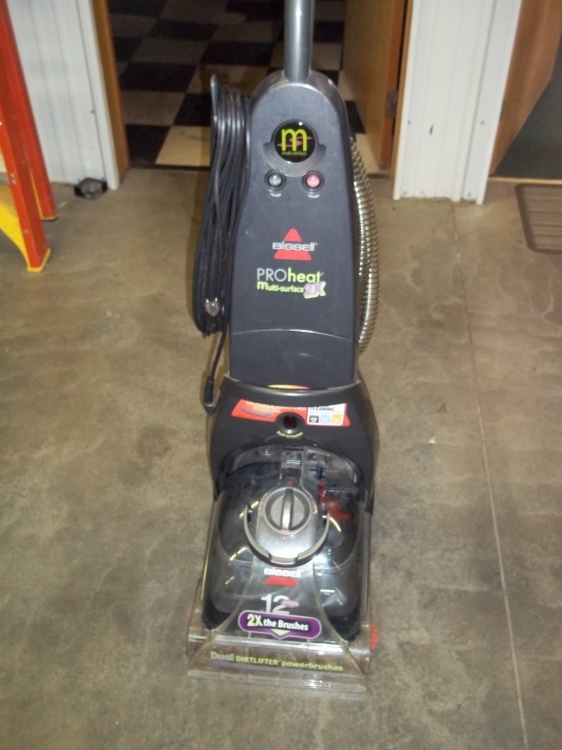 lot 47 image: Bissell Carpet Cleaner