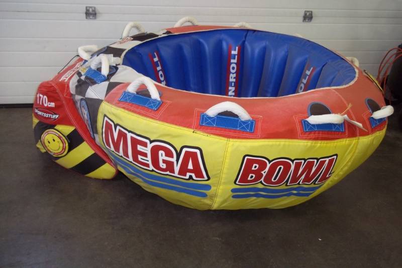 lot 11 image: SPORTSSTUFF MEGA BOWL ROCK n ROLL Water Toy