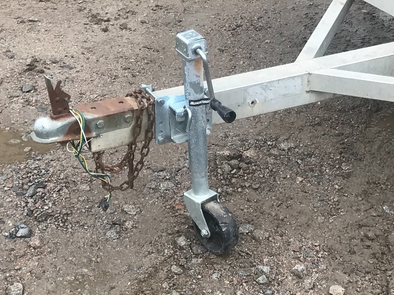 lot 2 image: 2018 Aluminum Utility Trailer
