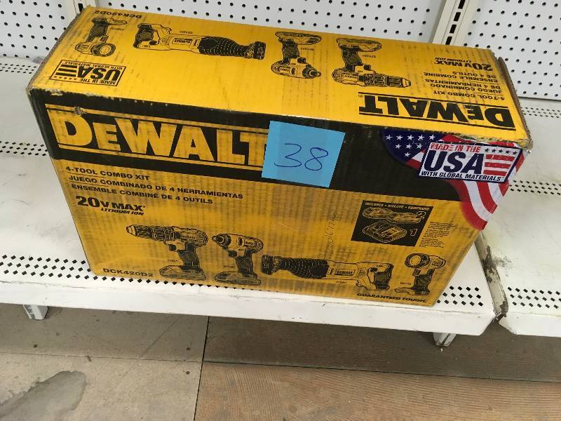 Dewalt 20-Volt MAX Lithium-Ion Cordless Combo Kit (4-Tool) with (2) Batteries 2Ah, Charger and Contractor Bag not used