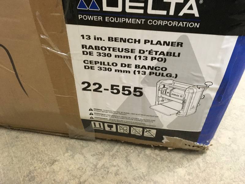 Delta 15 Amp 13 in. Portable Thickness Planer in like new condition
