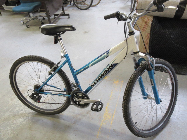 lot 510 image: SCHWINN RANGER 21 SPEED GIRLS MOUNTAIN BIKE