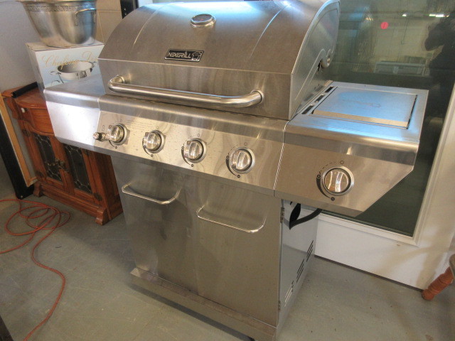 lot 526 image: NEXGRILL PROPANE GRILL