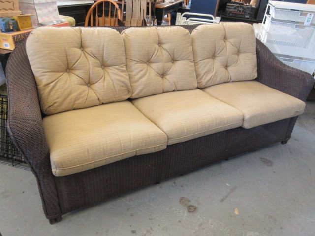 lot 528 image: RESIN WICKER PATIO SOFA