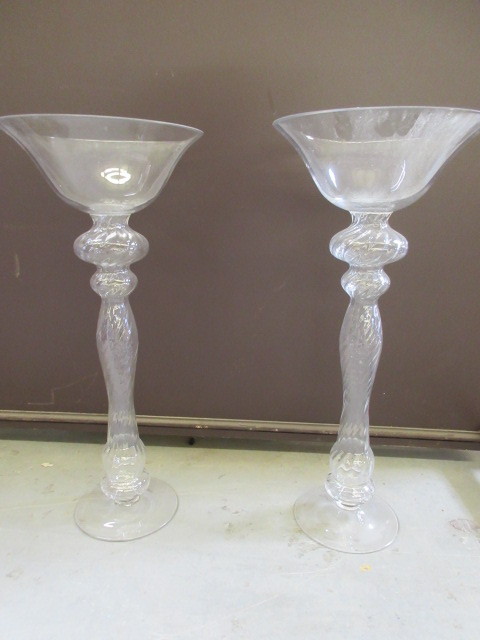 lot 532 image: TALL GLASS BOWLS