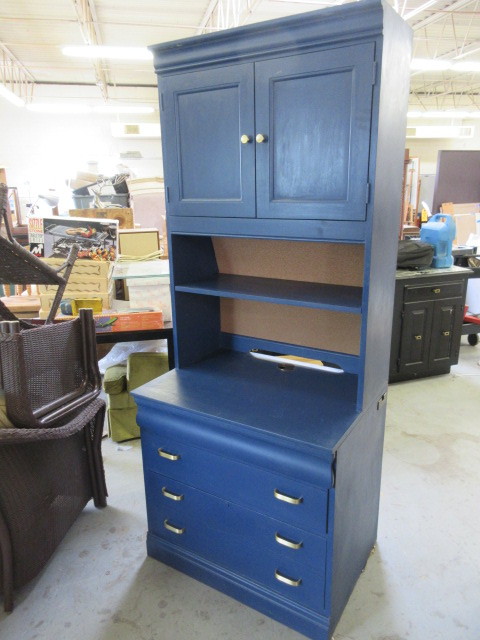 lot 535 image: FILING UNIT WITH HUTCH TOP