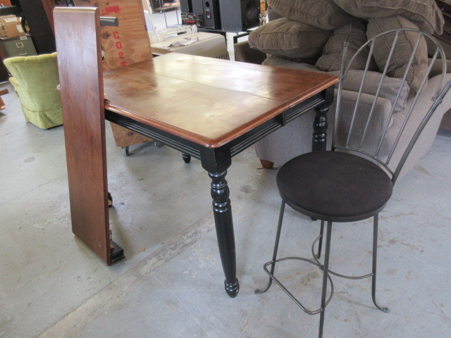 lot 537 image: KUGUN TABLE AND BAR STOOL