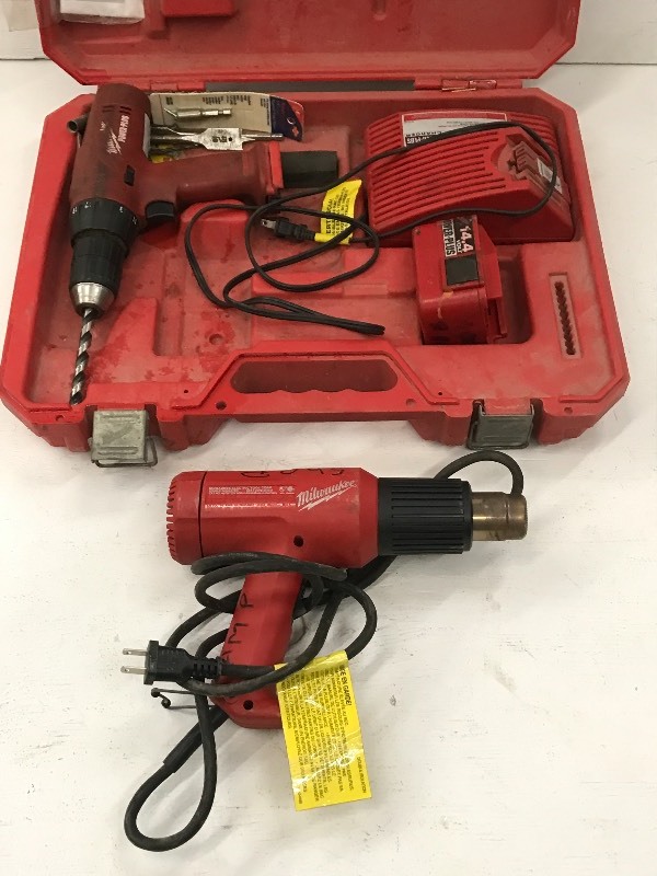 lot 14 image: Lot Of (1) Milwaukee 115Volt Heat ...
