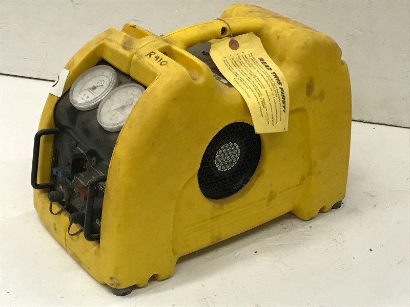 lot 30 image: BAcharach Stinger Model 2000 Recove...