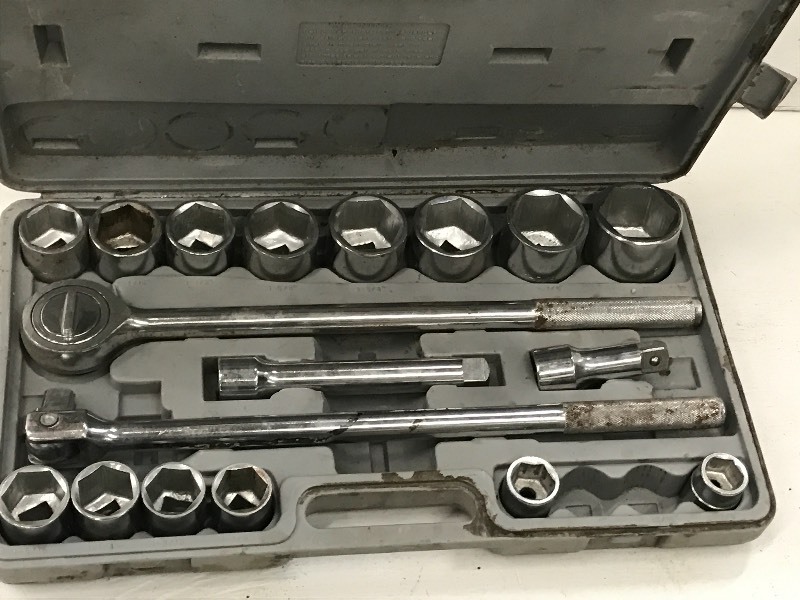 lot 44 image: 21-Piece 34-Drive Socket Set, 78...