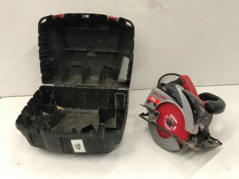 lot 46 image: Skilsaw 2.5HP 7.25 Circular Saw Wi...
