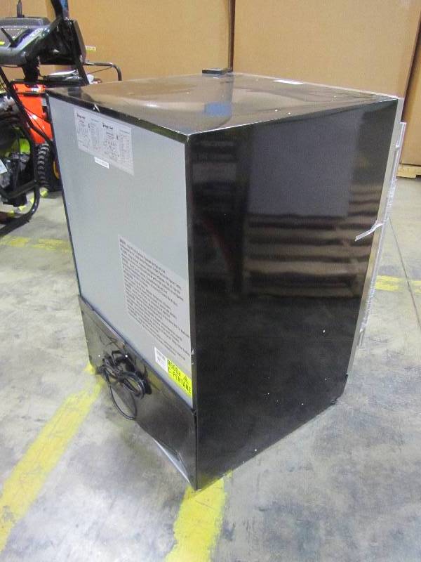 lot 5 image: Magic Chef 23.4 in. W 50-Bottle Wine Cooler in Stainless Steel