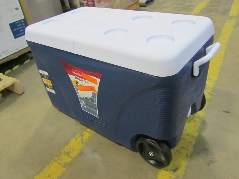 lot 27 image: Rubbermaid 75 qt. Blue Wheeled Cooler