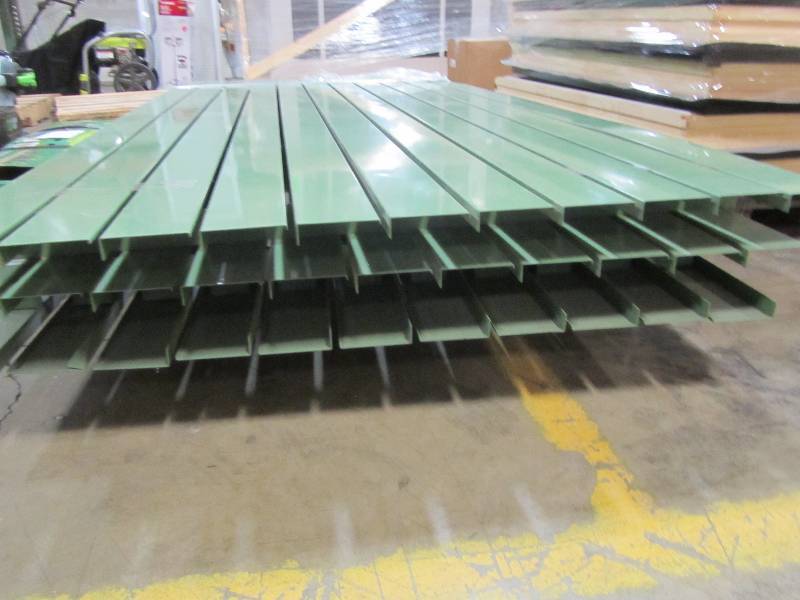 lot 32 image: Green Metal Privacy Fencing, 3 pieces
