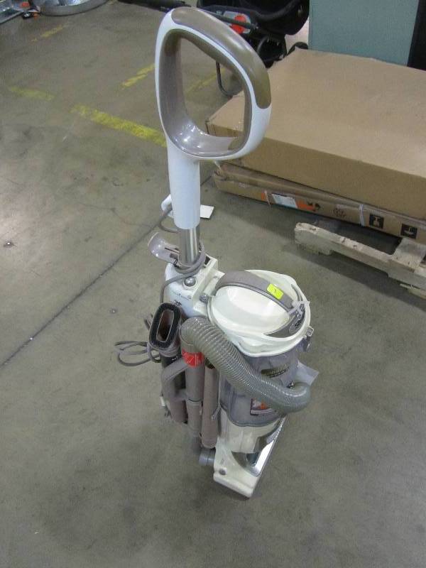 lot 68 image: Shark Navigator Professional Bagless Upright Vacuum Cleaner