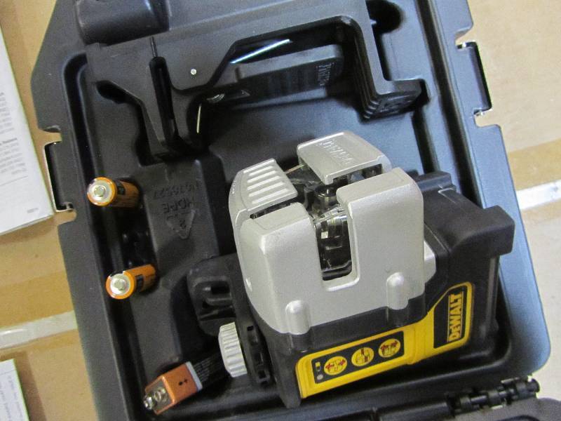 lot 92 image: DEWALT Self Leveling 3-Beam Line Laser