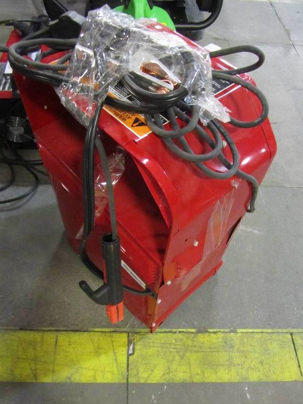 lot 95 image: Lincoln Electric 225 Amp ArcStick Welder AC225S, 230V