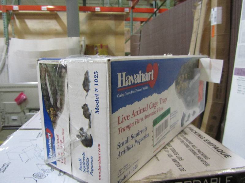 lot 98 image: Havahart 1025 Two Door Squirrel Trap Cage