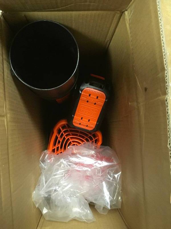 lot 57 image: Black and Decker 100 MPH 400 CFM 60-Volt MAX Lithium-Ion Cordless Handheld Leaf Blower with 1.5Ah Battery and Charger Included not used