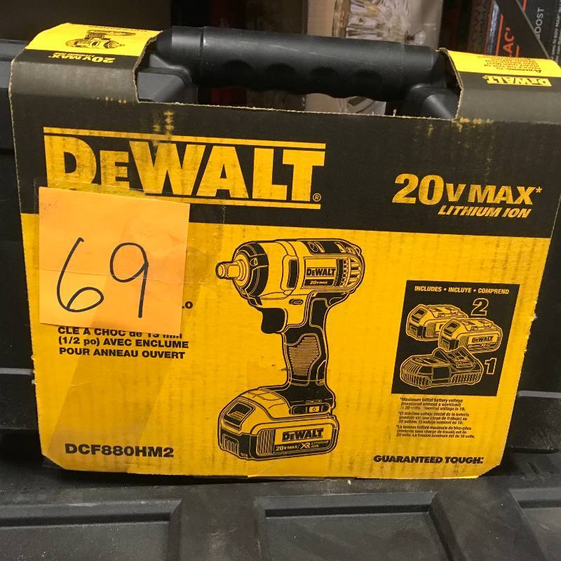 lot 69 image: Dewalt DCF880HM2 20V MAX XR Cordless Lithium-Ion 12 in. Impact Wrench Kit with Hog Ring Anvil not used