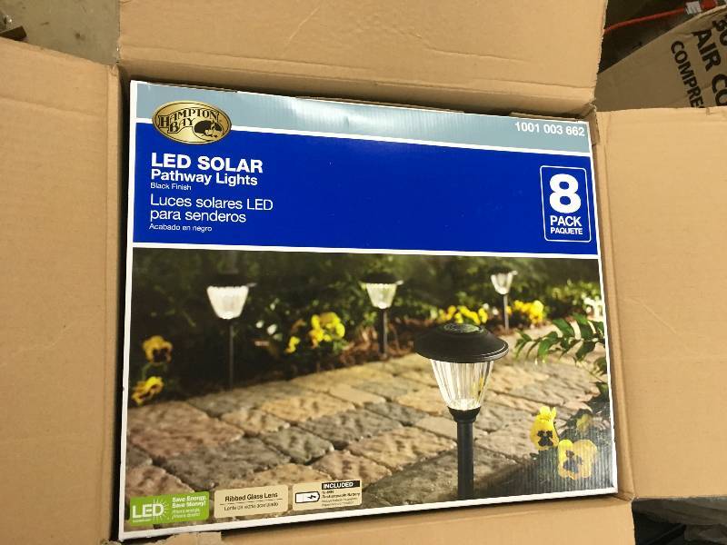 lot 86 image: Lot of 2 - Solar Pathway Lights in Black (Set of 8) New