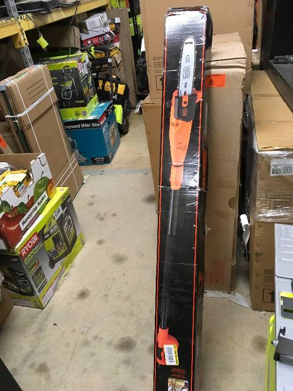 lot 91 image: Black and Decker 6.5 amp 9 12 ft corded pole saw